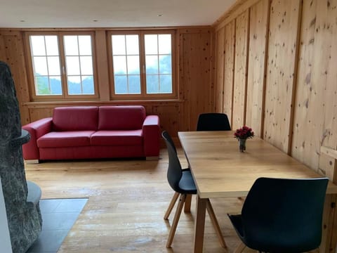 Neuwertiges 2-Zi-Ferienchalet (55m2)