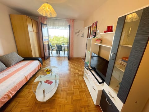Gesamte Wohnung in Jadranovo mit Grill und Garten
