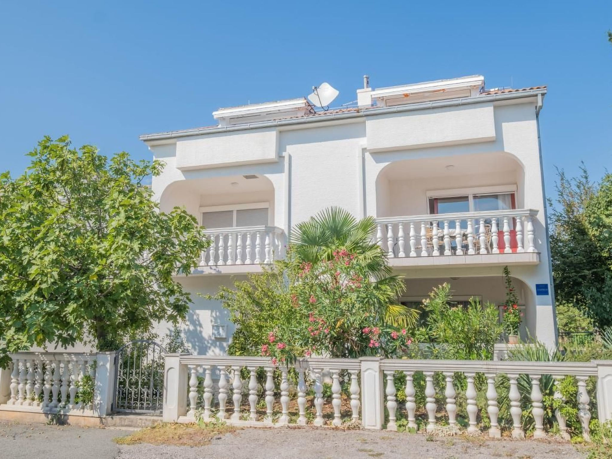 Appartement in Jadranovo mit Gemeinsamem Garten