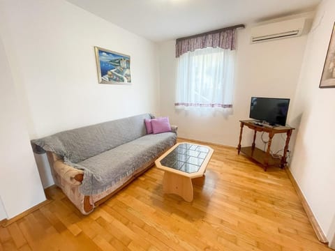 Appartement in Jadranovo mit Terrasse