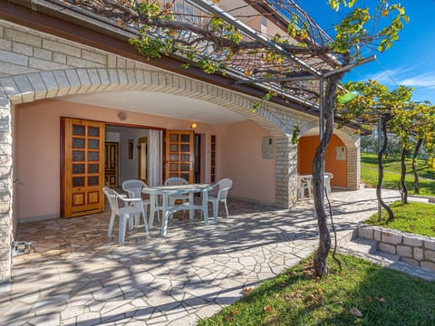 in Crikvenica mit Großem Garten