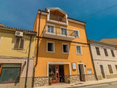 Apartment Reša
