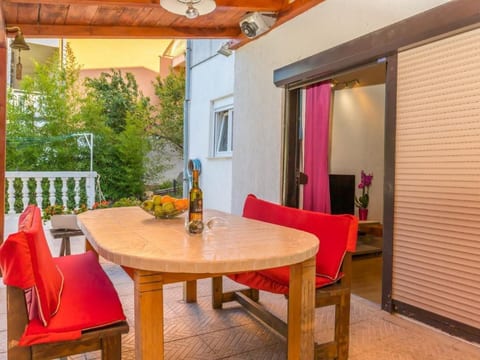 Wohnung in Crikvenica mit Großer Terrasse