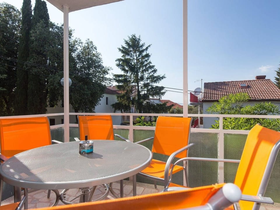 Apartment in der ersten Etage mit drei Schlafzimmern für sechs Personen - Milohnići