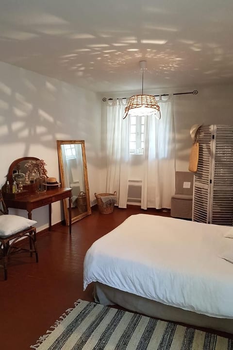 Provenzalisches Haus aus Naturstein in Gigondas