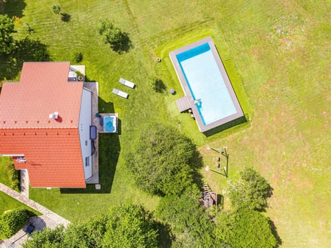 mit privatem Garten und Terrasse