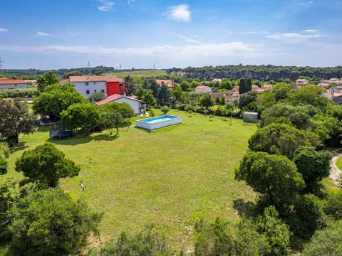 mit privatem Garten und Terrasse