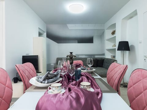 Wohnung in Pula mit privatem Parkplatz
