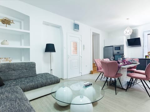 Wohnung in Pula mit privatem Parkplatz