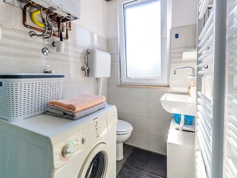 Modern eingerichtete und komfortable Ein-Zimmer-Wohnung direkt im Zentrum von P