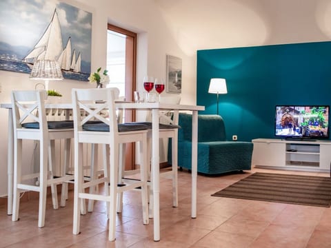 Hübsches Loft mit einem Schlafzimmer in Valbandon- Fazana