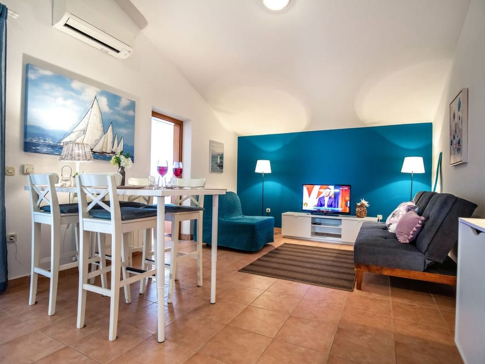 Hübsches Loft mit einem Schlafzimmer in Valbandon- Fazana - Fažana