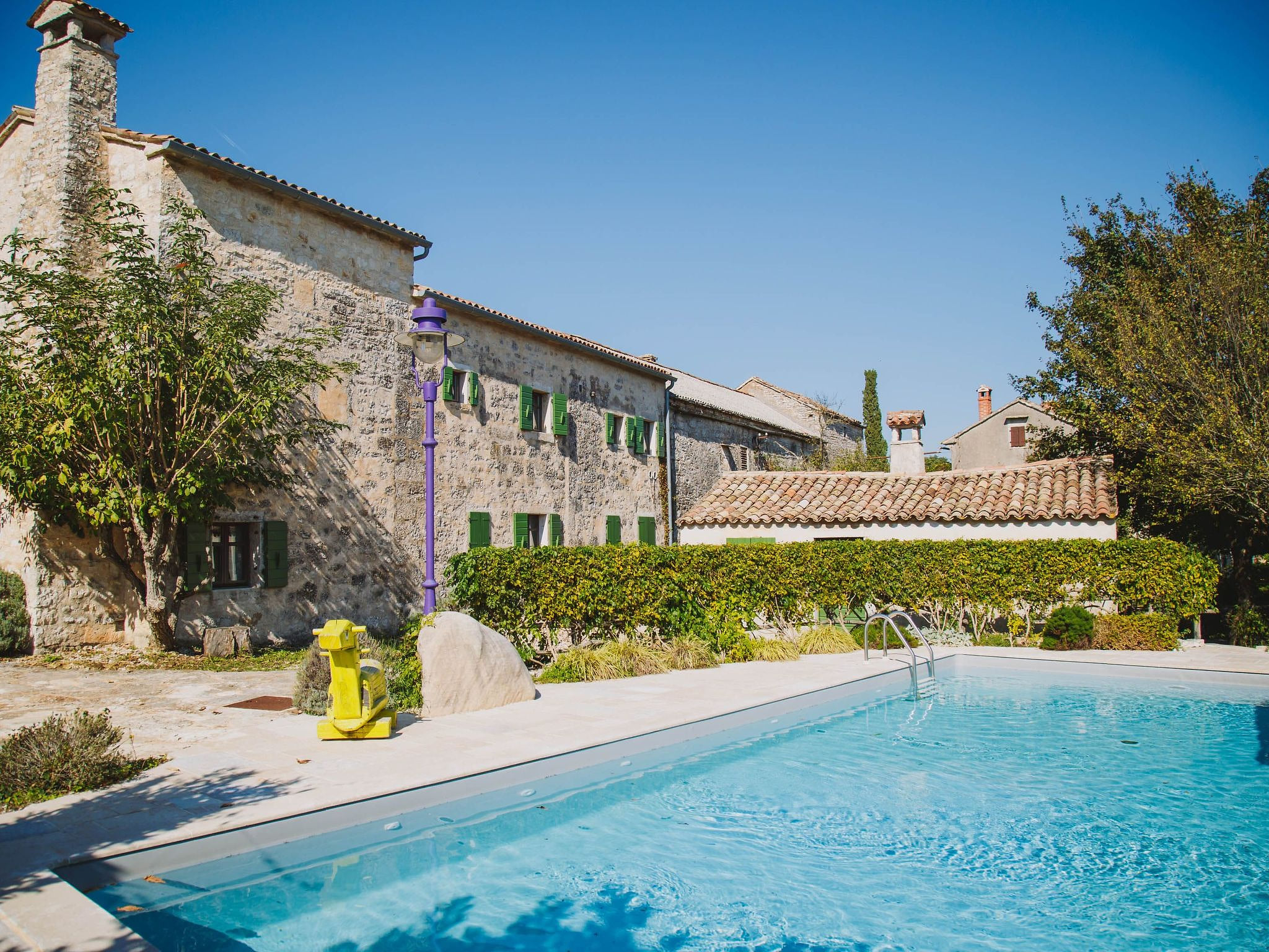 Renovierte Ferienwohnung in Karlovići mit Terrasse, Grill und gemeinsamem Pool