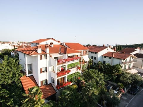 Schöne Ferienwohnung in Rovinj mit Garten, Grill und Terrasse