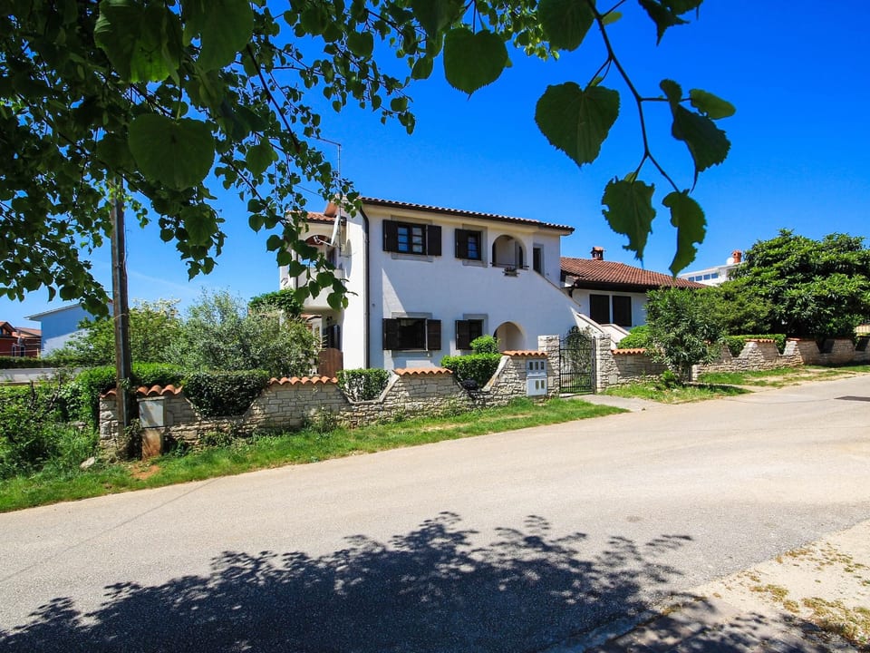 Studio Silva mit Terrasse - Novigrad