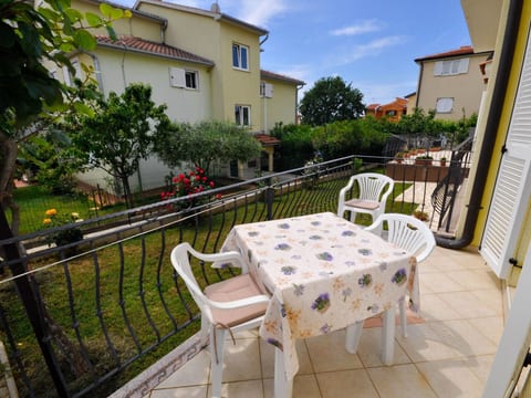 für 2 Personen 30 m2 in Novigrad, Istrien