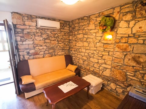 mit Terrasse
