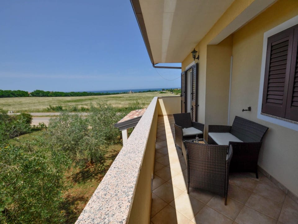 Wohnung Angela mit Terrasse - Bužinija