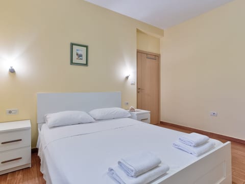 Moderne Ferienwohnung mit Terrasse nah am Strand