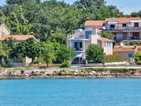 Moderne Ferienwohnung mit Terrasse nah am Strand