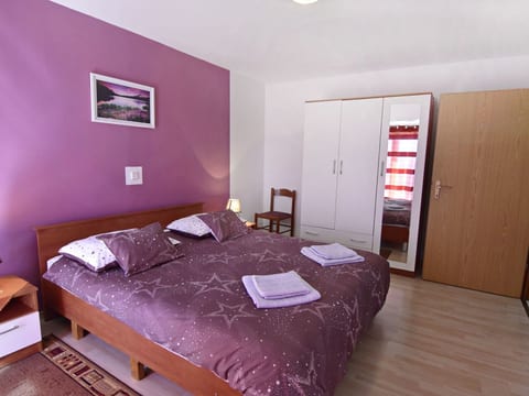 Wohnung in Zambratija mit Schöner Terrasse