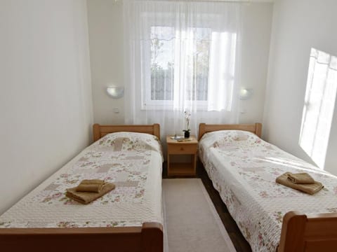 Wohnung in Zambratija mit Gemeinsamem Grill