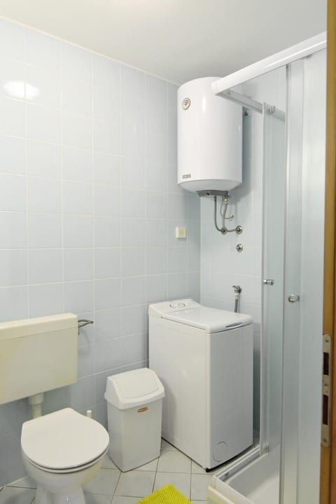 Wohnung in Zambratija mit Gemeinsamem Grill