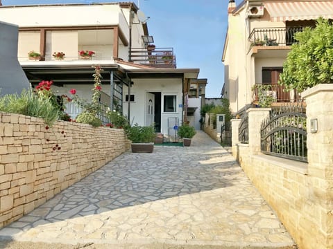 Neues Studio mit Meerblick in Zambratija