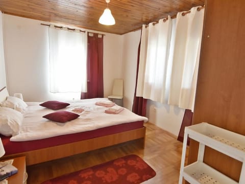 NEŽA B4