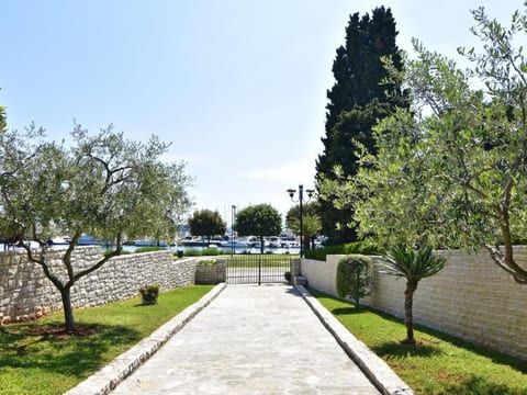 Tolle Wohnung in Umag mit Kleiner Terrasse