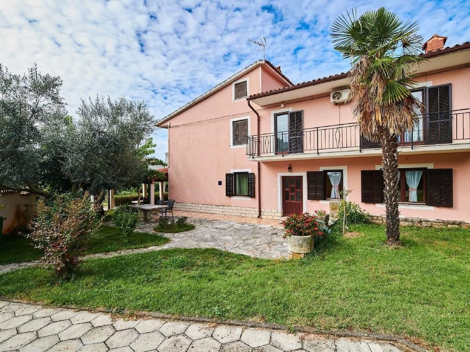 Wohnung in Valica mit Großem Garten - Umag