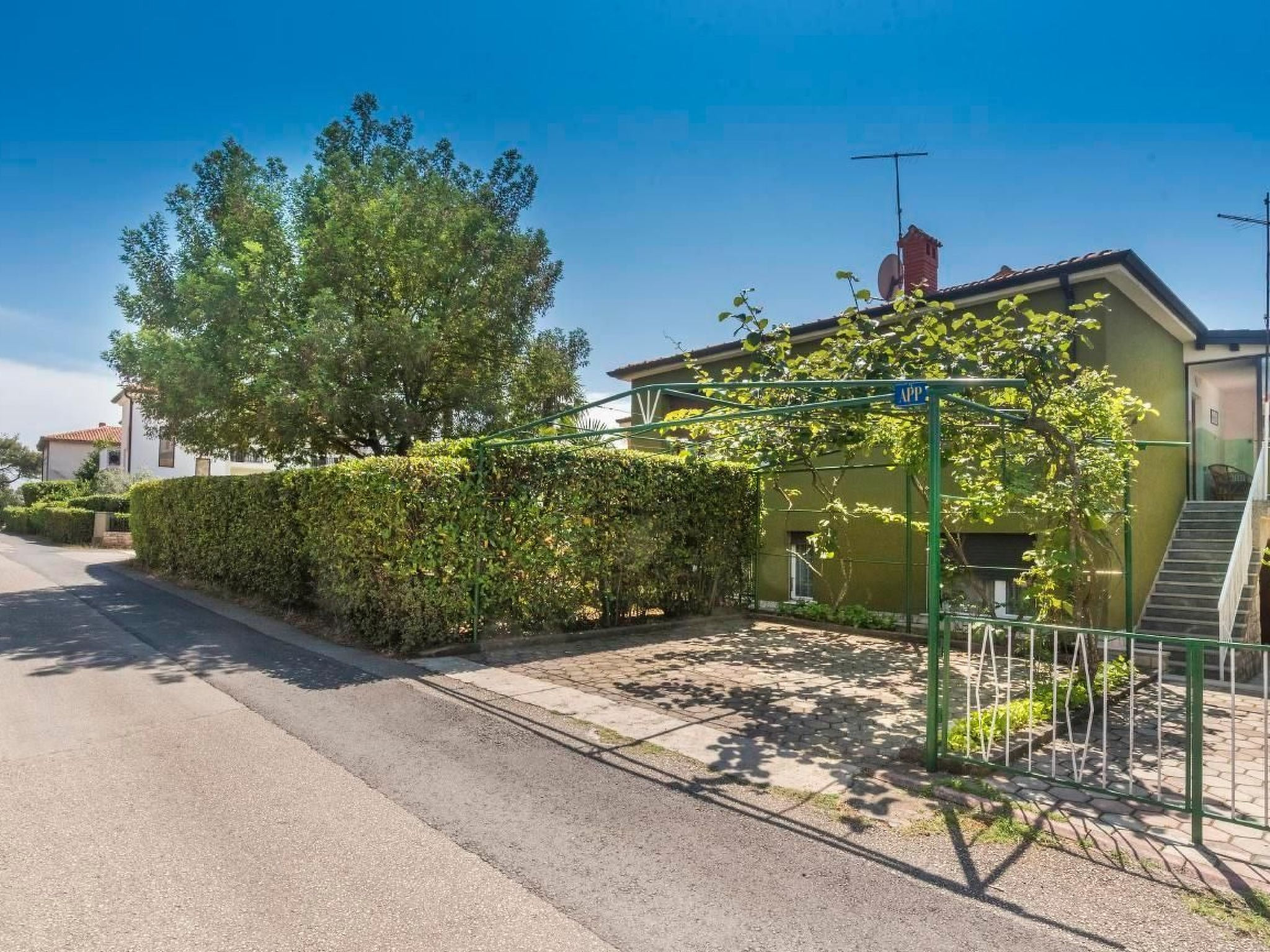 Große Wohnung in Umag mit Kleinem Balkon