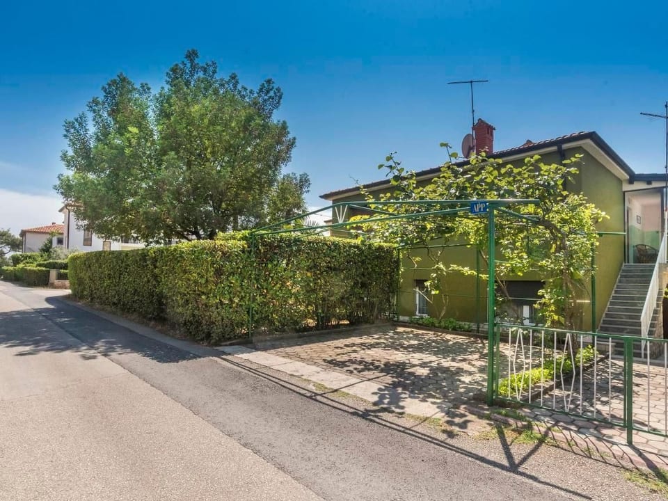 Große Wohnung in Umag mit Kleinem Balkon - Umag