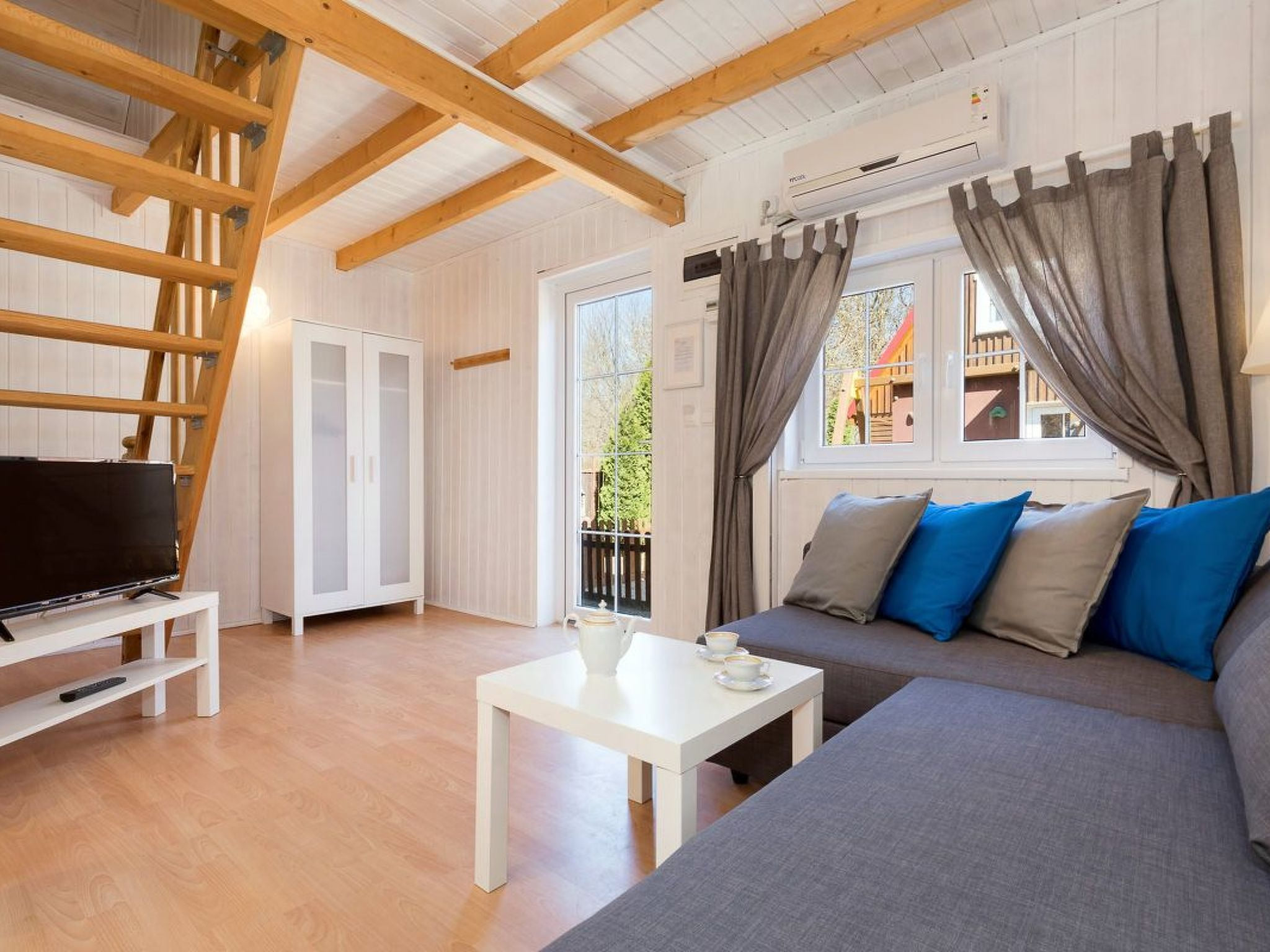 "Boathouse" mit Schwimmbad