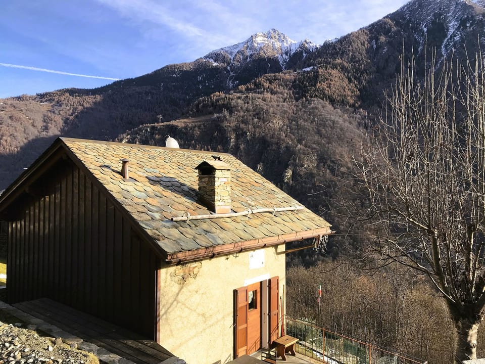 Chalet 'Casa al Pozzo' mit Bergblick - Torre di Santa Maria