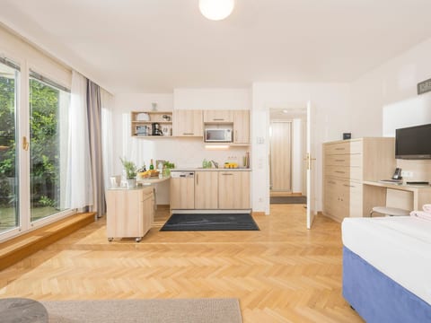 Appartment mit kleinem Garten und Terrasse