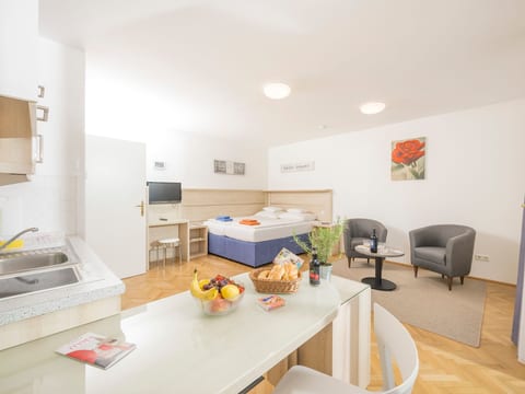 Studioappartement mit Balkon