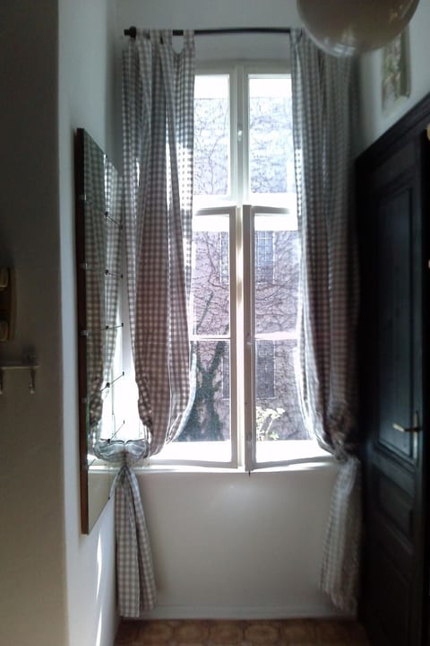 Wohnung in Hernals mit Garten- und Strassenblick