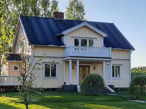 Tolles Ferienhaus in Torsby mit Großem Garten