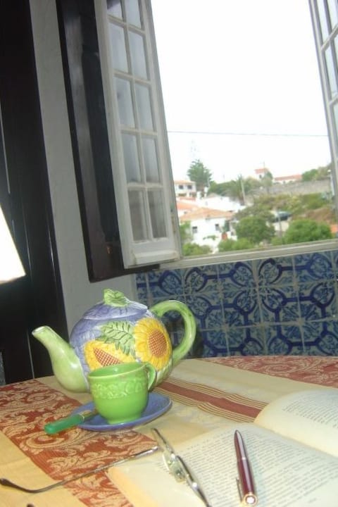 Wohnung in Azenhas Do Mar mit privatem Parkplatz