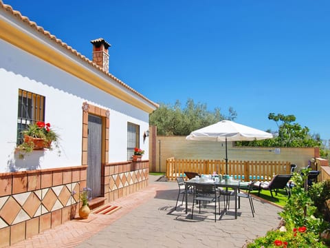 Ganzes Haus in Comares mit abschließbarem Parkplatz