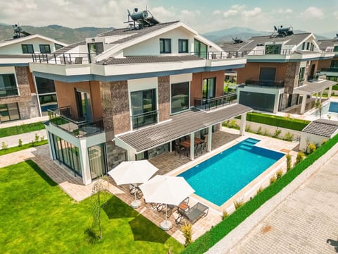 Luxuriöse Villa "Galaxy V2", 300 Meter vom Meer