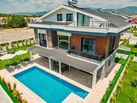 Luxuriöse Villa "Galaxy V4", 300 Meter vom Meer