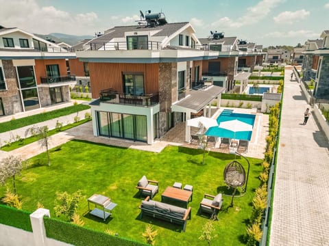 Luxuriöse Villa "Galaxy V4", 300 Meter vom Meer