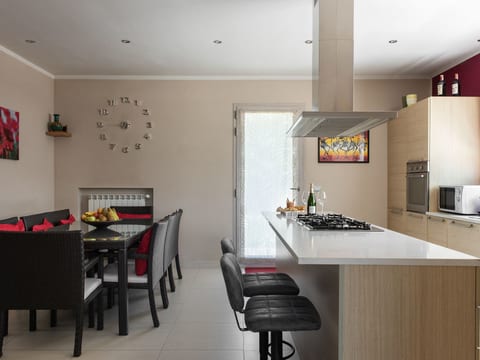 'A casa di Elena' with private pool