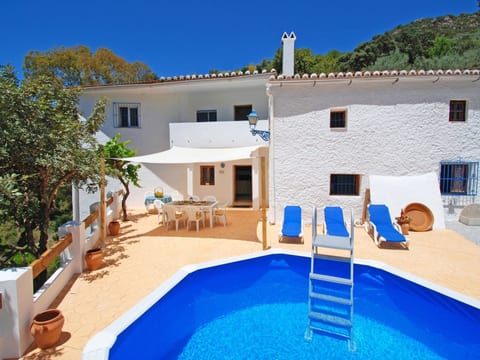 Villa La Zorzalera mit Tauchbecken, Wifi, Klimaanlage