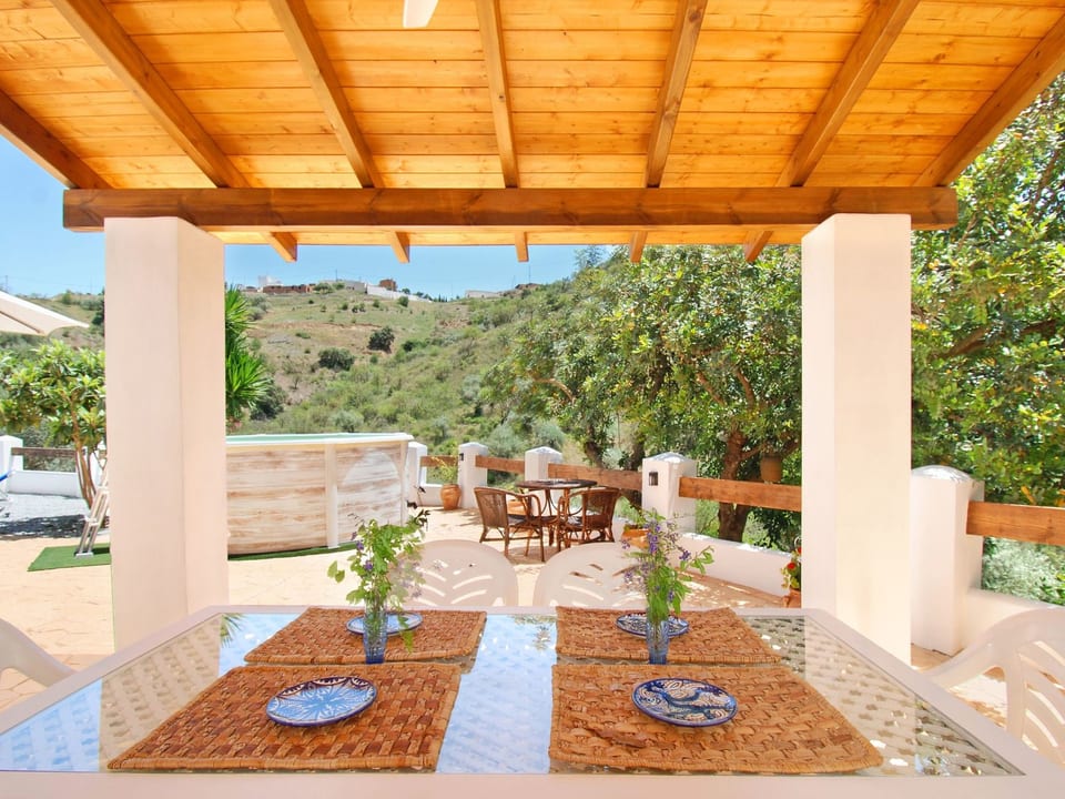 Villa La Zorzalera mit Tauchbecken, Wifi, Klimaanlage - Comares