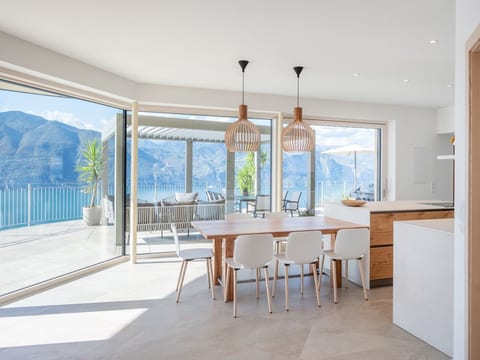 Alleinstehende Villa mit Pool und Traumaussicht