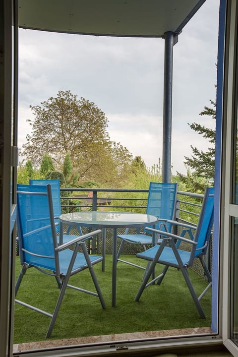 in Stadtrandlage mit guter Anbindung, sowie eigener Terrasse und Garten