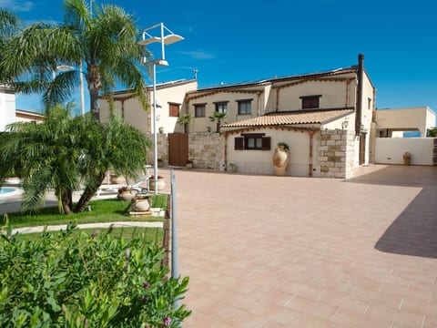 Villa in Alcamo mit privatem Pool und Garten